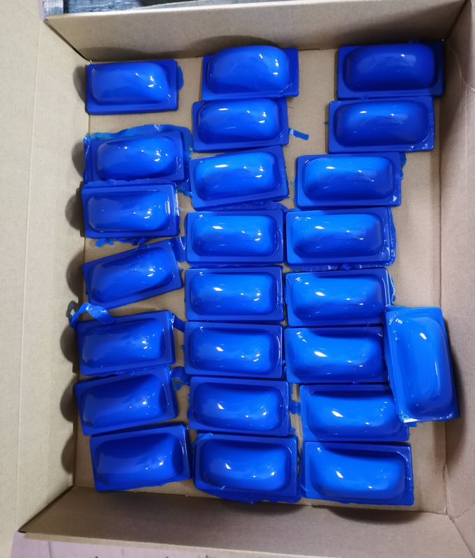長形膠頭